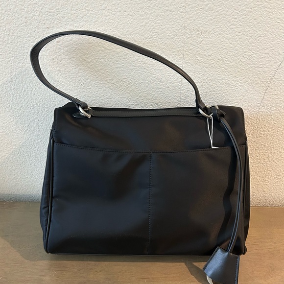 Elegant Black Handbag - Picture 3 of 16
